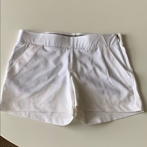 Under Armour shorts 🩳 white with polca dots.